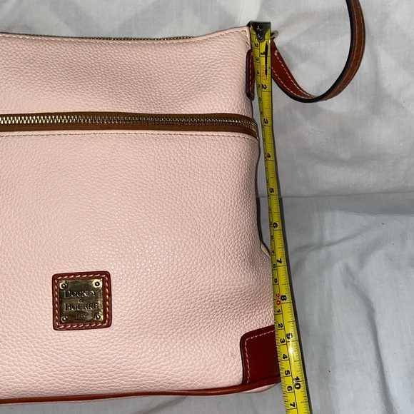 Like new Dooney & Bourke Pebble Grain Crossbody Bag blush - Picture 12 of 15